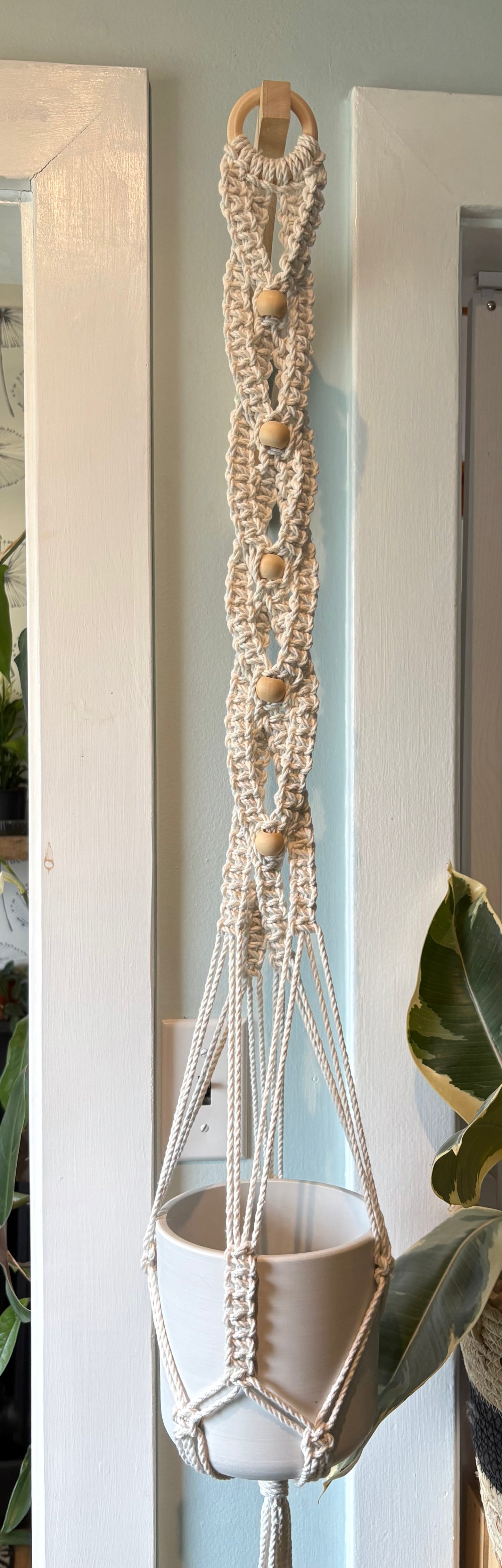 Macramé plant hanger